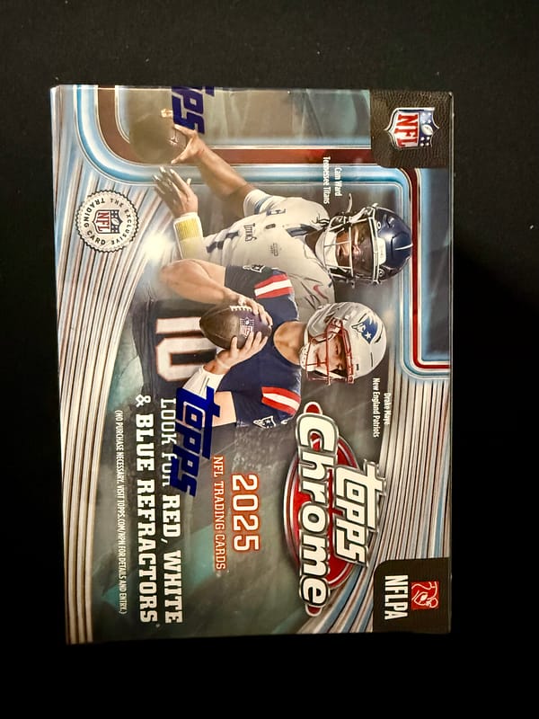 IMG_8254 Topps Chrome NFL 2025 Value Box